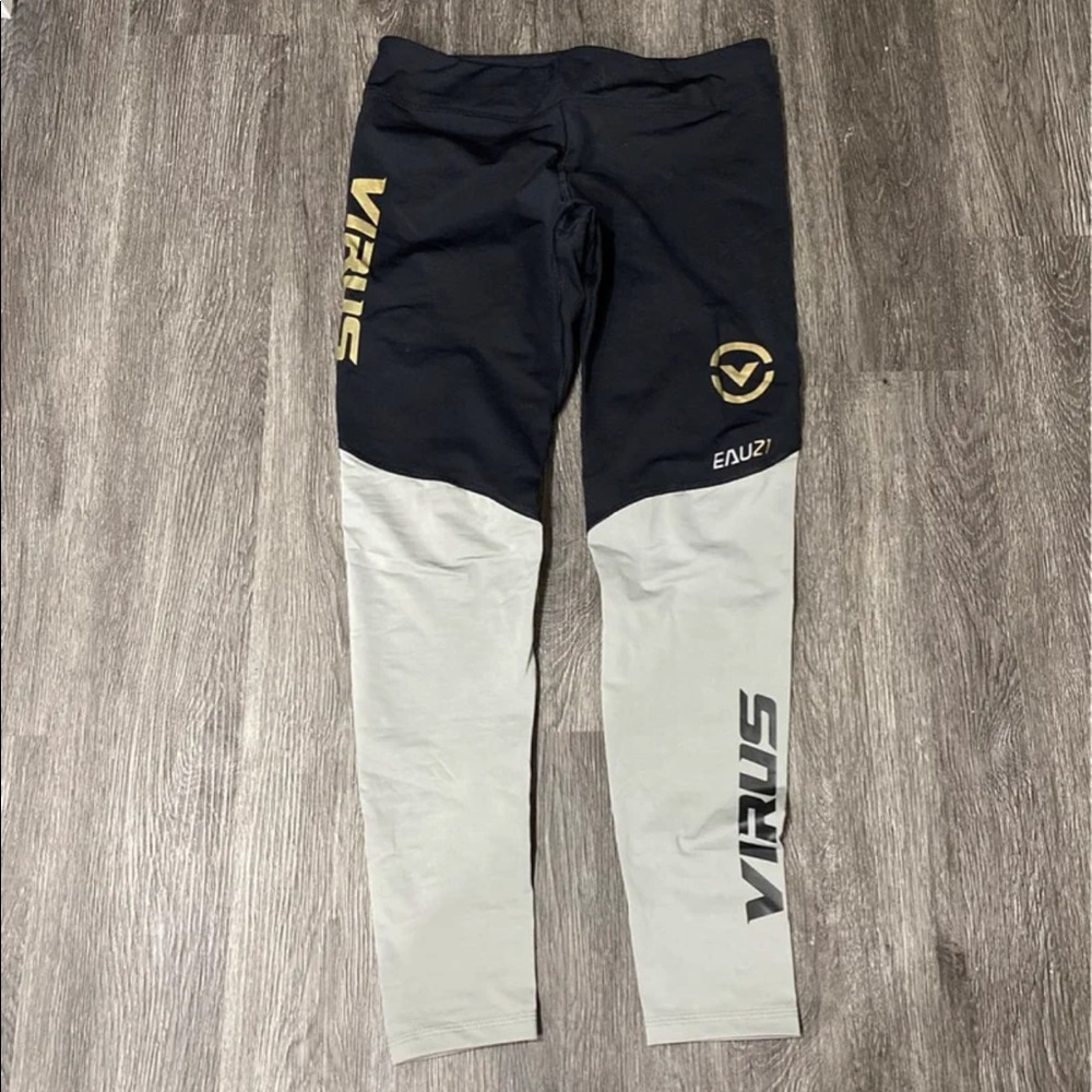 Virus leggings | large